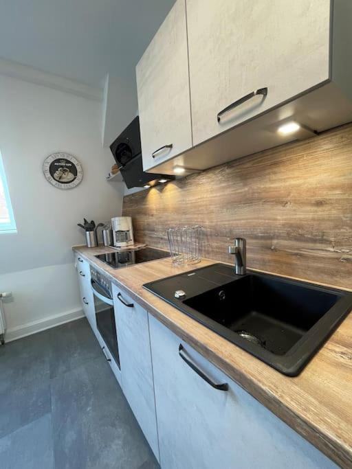 Komfortable Ferienwohnung In Halle-Kroellwitz Halle  Luaran gambar